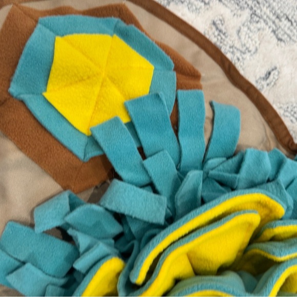 Shy Coyote Pets Teal and Yellow Treat Find Dog Toy Mat - Picture 5 of 8